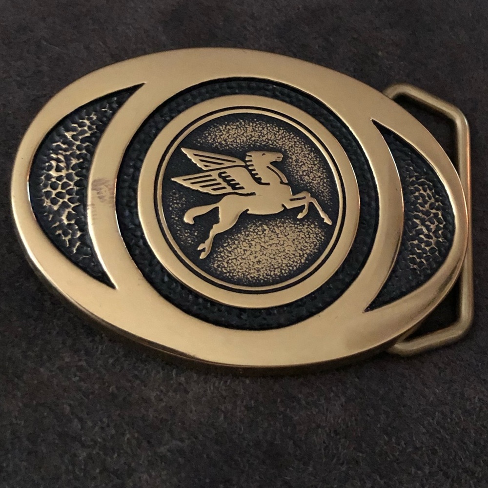 Vintage Pegasus oil belt buckle